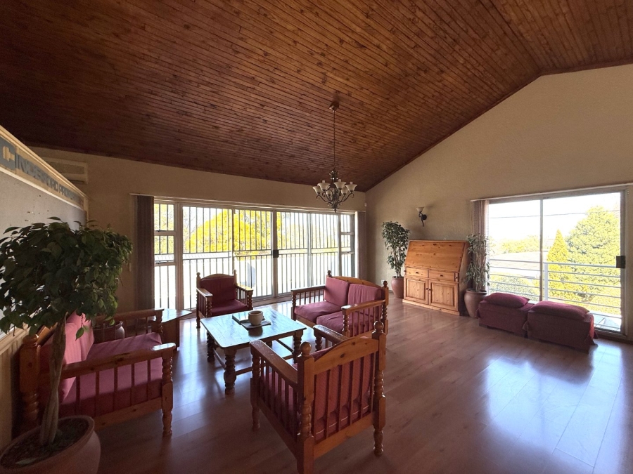 6 Bedroom Property for Sale in Schoemansville North West